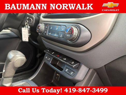 Used 2017 Chevrolet Colorado Z71 AWD/4WD image 48