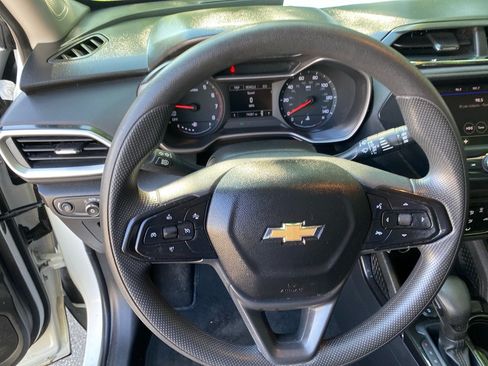 Used 2022 Chevrolet TrailBlazer LS FWD image 11
