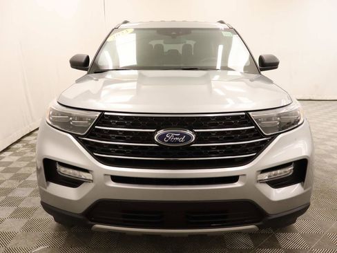 Used 2023 Ford Explorer XLT w/ Equipment Group 202A image 4