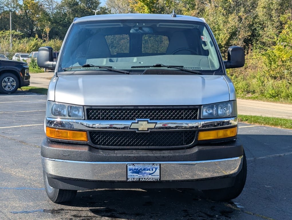 Used 2023 Chevrolet Express 3500 LS w/ Chrome Appearance Package RWD image 2