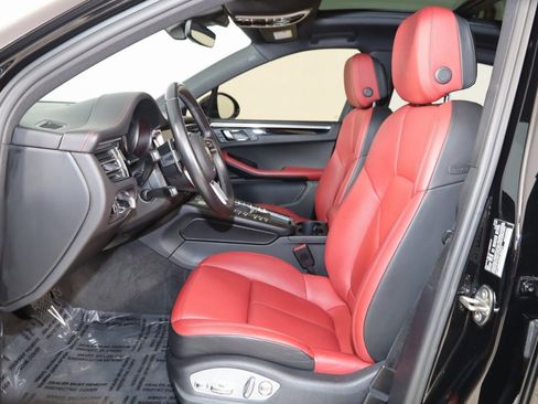 Used 2021 Porsche Macan S image 12