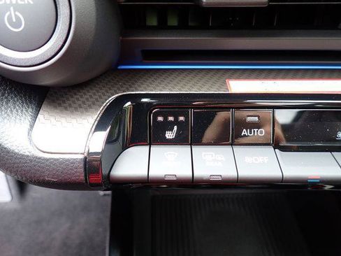 Certified 2027 Toyota Prius XLE AWD/4WD image 18