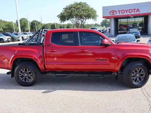 Used 2023 Toyota Tacoma SR5 RWD image 2