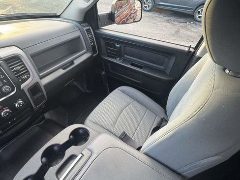 Used 2017 RAM 1500 ST w/ SXT Appearance Group image 15