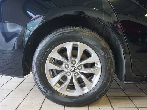 Used 2024 Toyota Sienna LE image 27