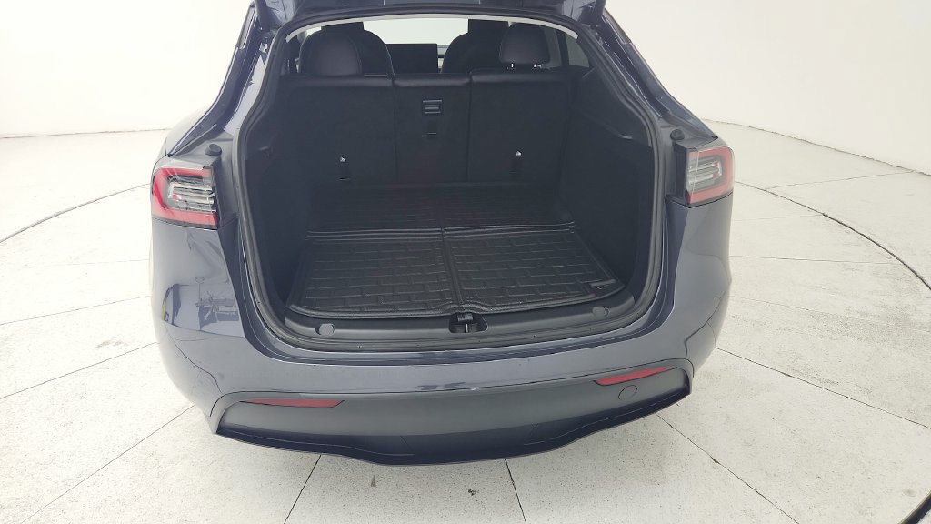 Used 2023 Tesla Model Y Long Range AWD/4WD image 31