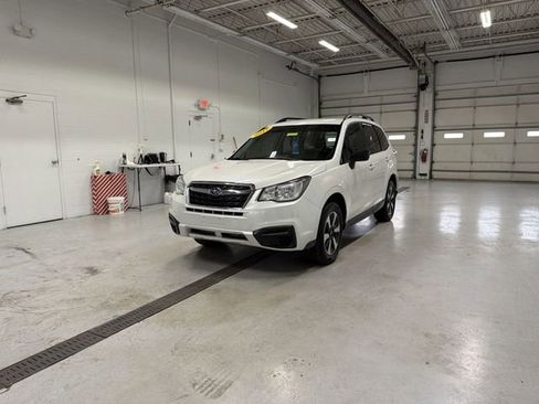 Used 2017 Subaru Forester 2.5i w/ Alloy Wheel Package image 4