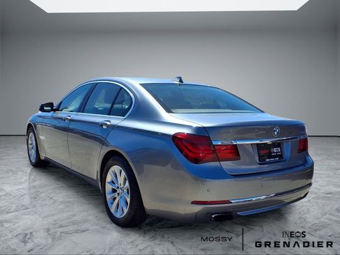 Used 2013 BMW 740i RWD image 2
