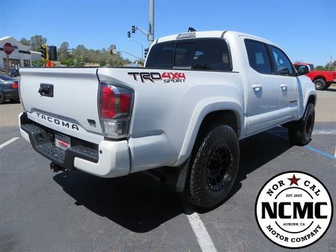 Used 2021 Toyota Tacoma TRD Sport image 6