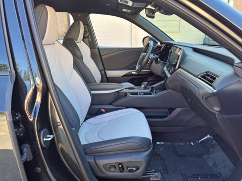 Used 2025 Lexus TX 500h AWD w/ Technology Package image 15