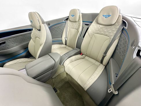Certified 2021 Bentley Continental GT V8 AWD/4WD image 25