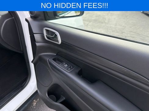 Used 2021 Jeep Grand Cherokee Laredo RWD image 24