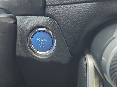 Used 2022 Toyota RAV4 Limited AWD/4WD image 29