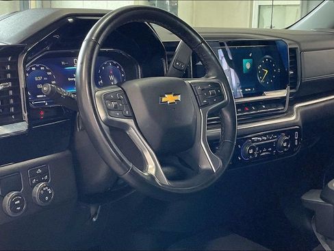 Used 2025 Chevrolet Silverado 1500 LT RWD image 4