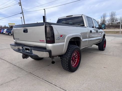 Used 2005 GMC Sierra 2500 SLE w/ Skid Plate Package image 10