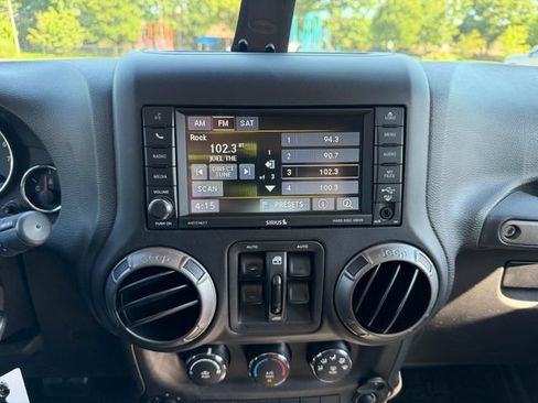 Used 2017 Jeep Wrangler Unlimited Sport w/ Quick Order Package 24S AWD/4WD image 5