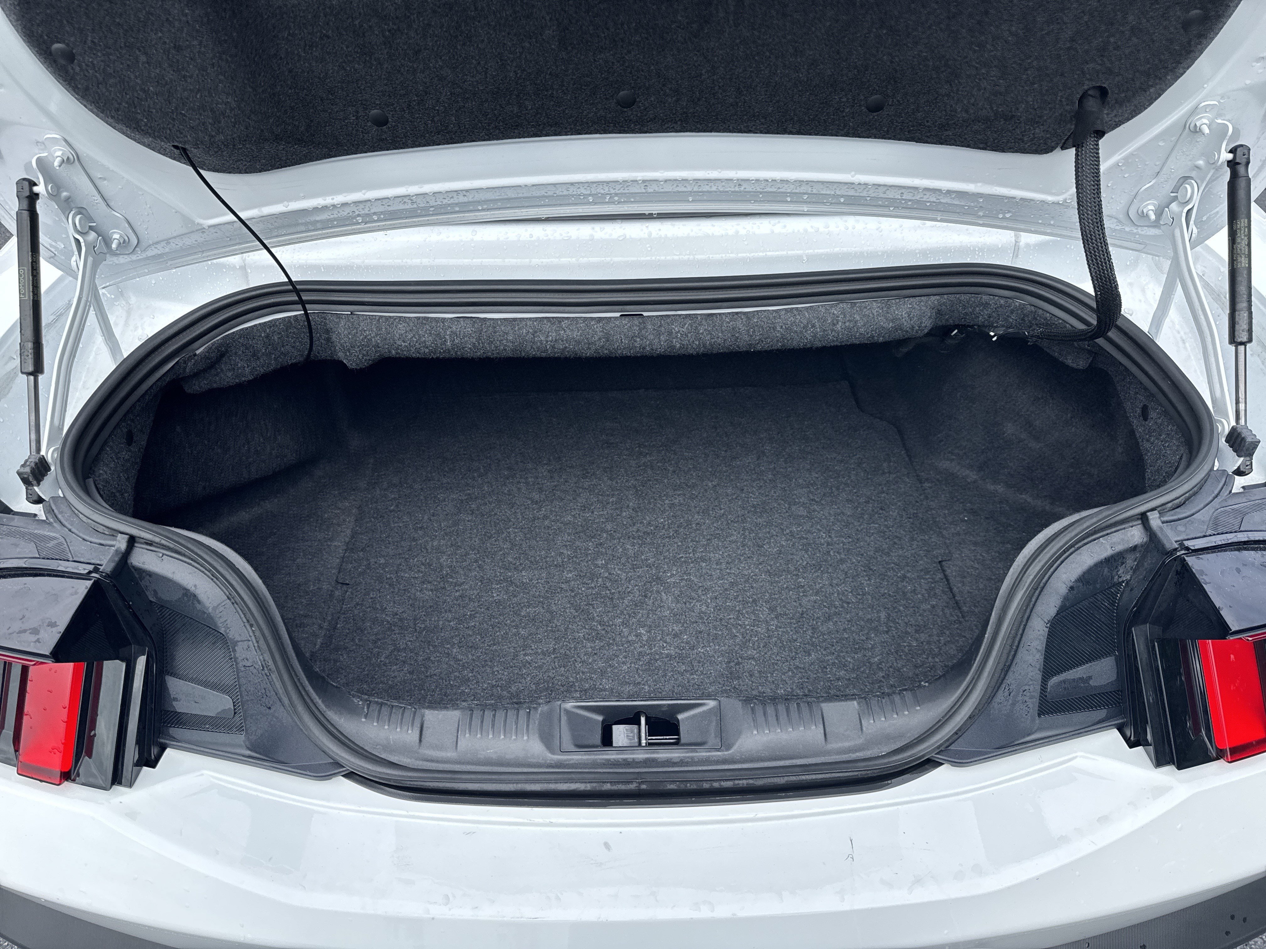 Used 2025 Ford Mustang Premium RWD image 17
