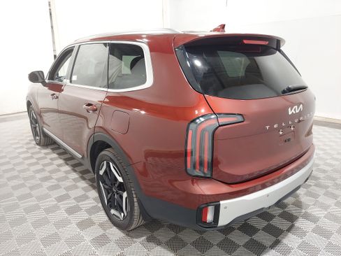 Used 2023 Kia Telluride EX AWD/4WD image 2