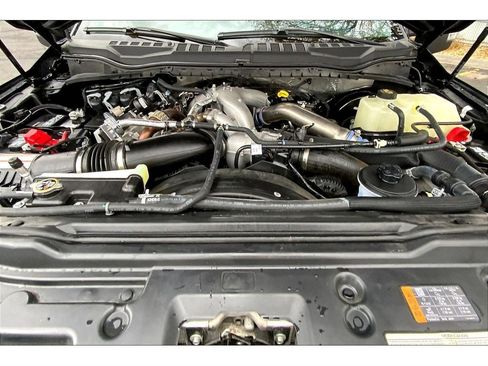 Used 2022 Ford F350 Limited image 12