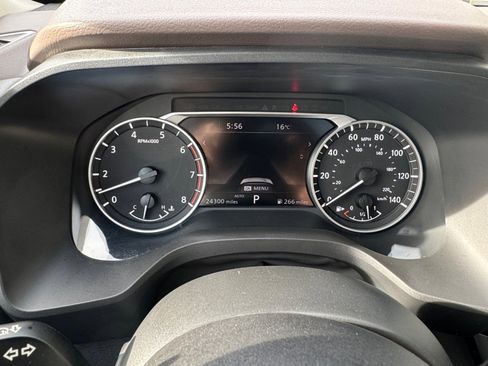 Used 2023 Nissan Rogue SL w/ SL Premium Package image 10