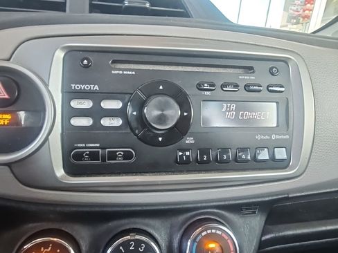 Used 2013 Toyota Yaris L image 16