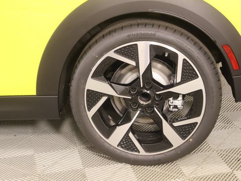 New 2026 MINI Cooper 2-Door Hardtop FWD image 16