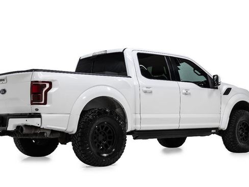 Used 2017 Ford F150 Raptor w/ Equipment Group 802A Luxury AWD/4WD image 3