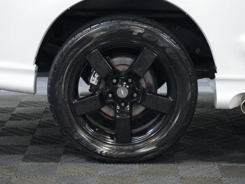 Used 2004 Ford F150 Lightning RWD image 42