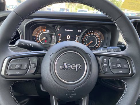 New 2026 Jeep Wrangler Unlimited Rubicon AWD/4WD image 15