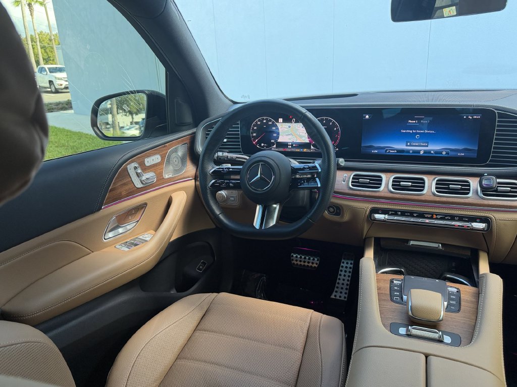 Used 2025 Mercedes-Benz GLS 580 4MATIC image 15