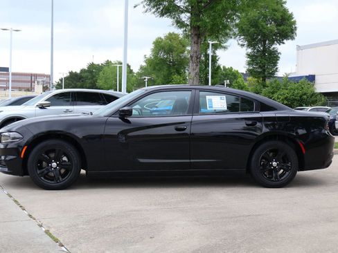Used 2023 Dodge Charger SXT RWD image 3