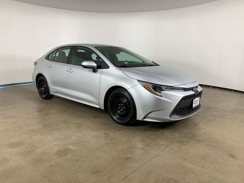 Used 2022 Toyota Corolla LE image 5