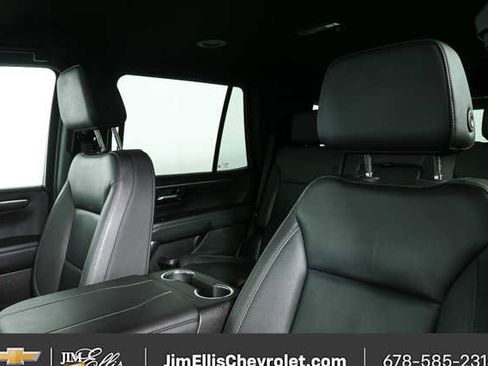 Used 2025 Chevrolet Tahoe LT image 5