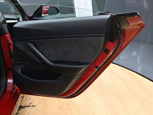 Used 2018 Tesla Model 3 Performance image 35