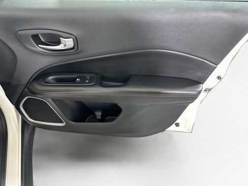 Used 2018 Jeep Compass Limited w/ Navigation Group FWD image 31