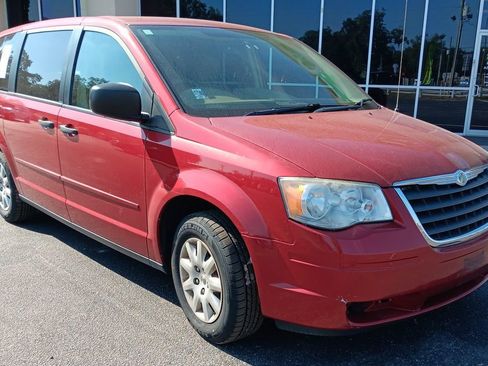 Used 2008 Chrysler Town & Country LX image 11