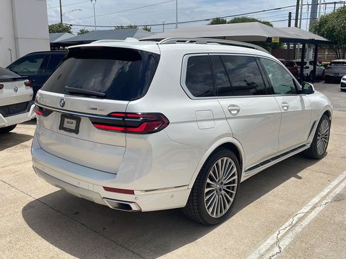Used 2024 BMW X7 xDrive40i w/ Premium Package AWD/4WD image 3