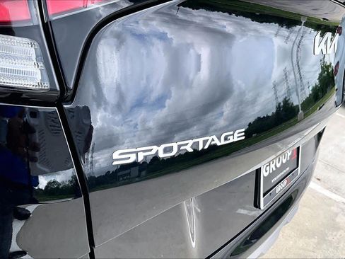 Used 2023 Kia Sportage SX FWD image 9