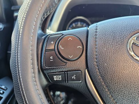 Used 2018 Toyota RAV4 XLE AWD/4WD image 19