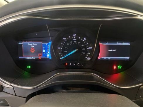 Used 2014 Ford Fusion SE FWD image 13