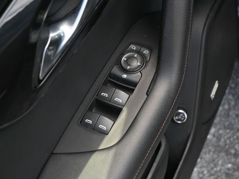Used 2020 Chevrolet Blazer Premier FWD image 15