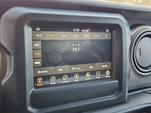 Used 2021 Jeep Wrangler Unlimited Sport image 23