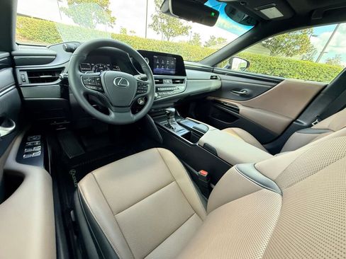 Certified 2022 Lexus ES 350 w/ Accessory Package 2 image 20