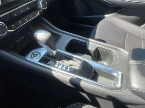 Used 2025 Nissan Sentra SV FWD image 30