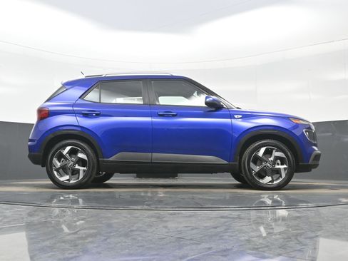 Certified 2025 Hyundai Venue Limited image 31