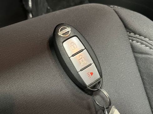 Used 2022 Nissan Frontier SV image 25