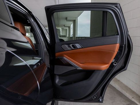 Used 2023 BMW X6 xDrive40i w/ M Sport Package image 25