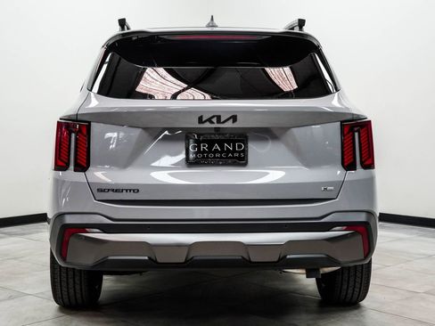 Used 2025 Kia Sorento SX AWD/4WD image 9