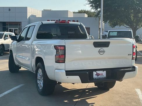 Used 2024 Nissan Frontier SV w/ Technology Package RWD image 6