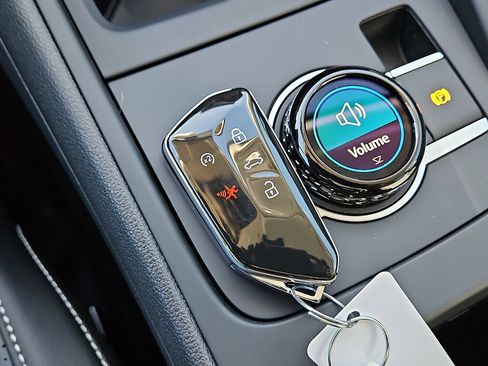 New 2026 Volkswagen Tiguan SE image 20